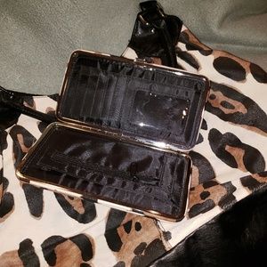 Shoulder bag with matching wallet